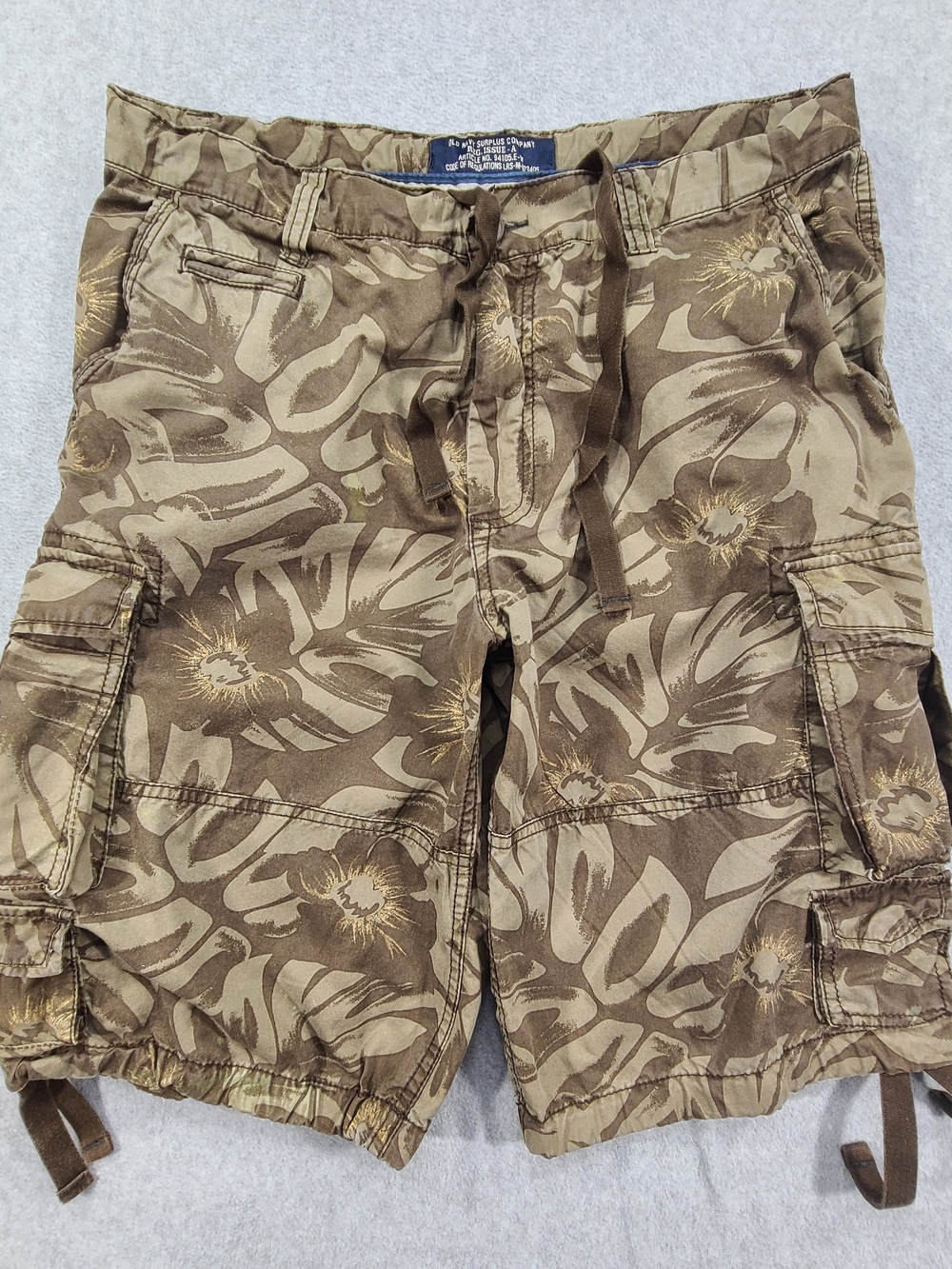 Old Navy Surplus Men's Brown Floral Cargo Shorts Drawstring Waist 34 13" Inseam